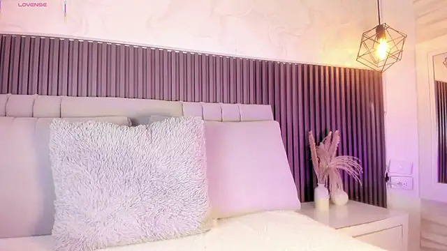 SHANONCLARK online show from 25, 11, 2025