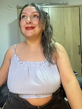 Snapshot of Lady__Pink chatting on 14, 5, 2026 Lady Pink online show from 14, 5, 2026