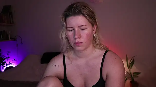 moonamii online show from 13, 11, 2025