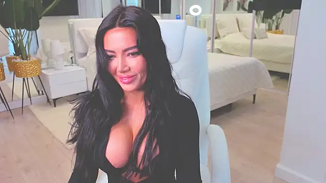 Snapshot of wowEva chatting on 7, 11, 2025 wowEva online show from 7, 11, 2025