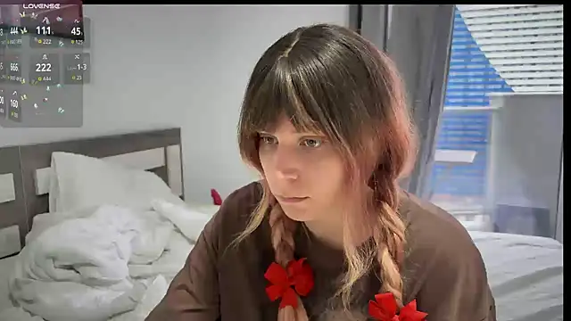 ShiroiFubuki online show from 18, 9, 2025