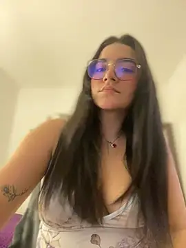 Lia flowers online show from 5, 3, 2025