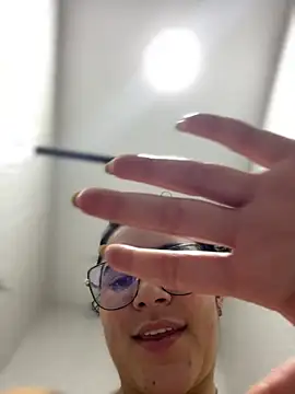 Lia flowers online show from 14, 3, 2025