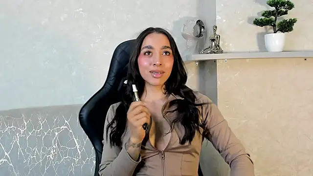 Snapshot of KAYLA_BATISTA chatting on 16, 7, 2026 KAYLA BATISTA online show from 16, 7, 2026