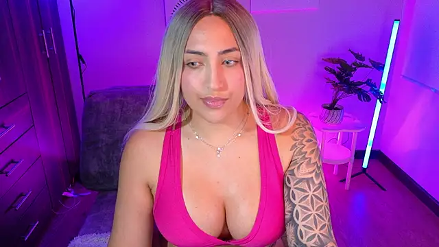 Snapshot of a_belladanger chatting on 28, 2, 2026 a belladanger online show from 28, 2, 2026