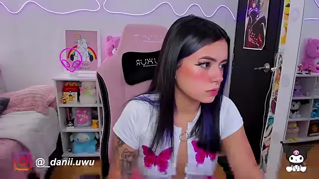 CuteDani  online show from 5, 3, 2025