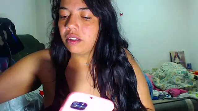 AmaraRoberts420 online show from 2, 11, 2025