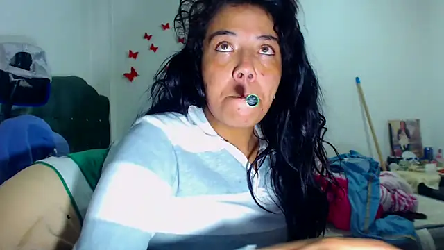 AmaraRoberts420 online show from 9, 11, 2025