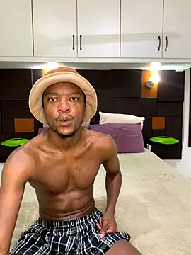 Snapshot of iCrushYenu chatting on 2, 11, 2025 iCrushYenu online show from 2, 11, 2025