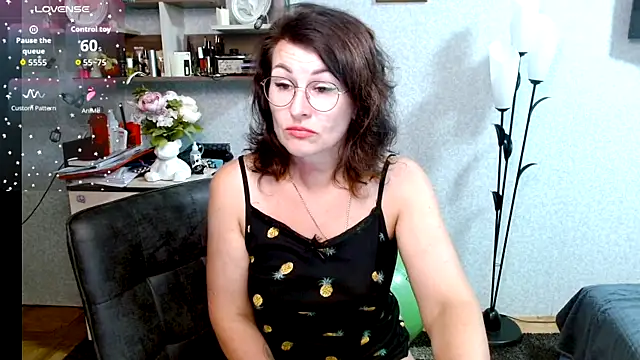 Snapshot of BeatriksS chatting on 5, 7, 2026 BeatriksS online show from 5, 7, 2026
