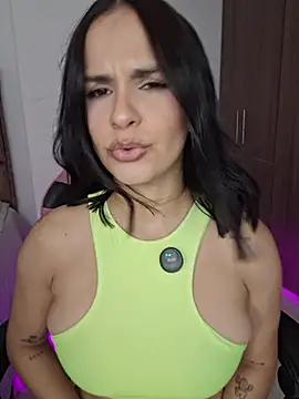 Snapshot of heyshaa chatting on 15, 5, 2026 heyshaa online show from 15, 5, 2026
