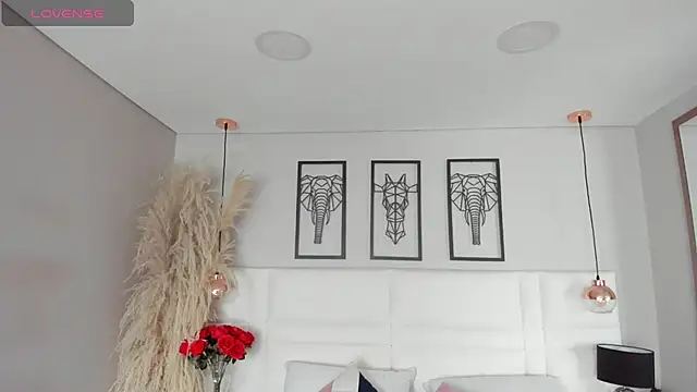 Rebeca jones online show from 27, 10, 2025