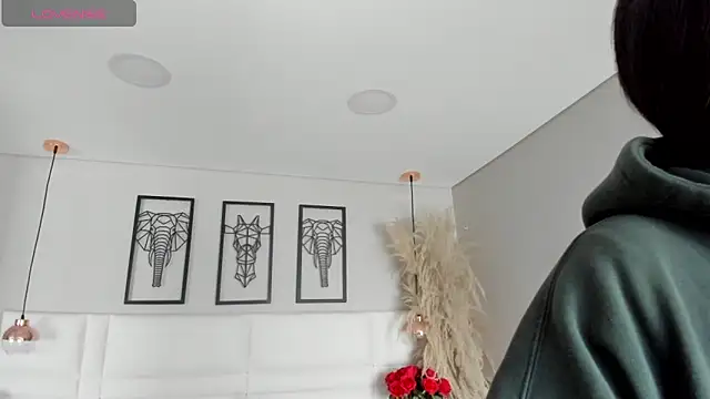 Rebeca jones online show from 8, 11, 2025