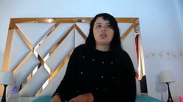 Snapshot of nathaly_low1 chatting on 5, 3, 2026 nathaly low1 online show from 5, 3, 2026