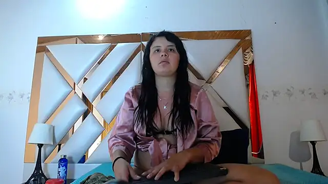 Snapshot of nathaly_low1 chatting on 16, 3, 2026 nathaly low1 online show from 16, 3, 2026