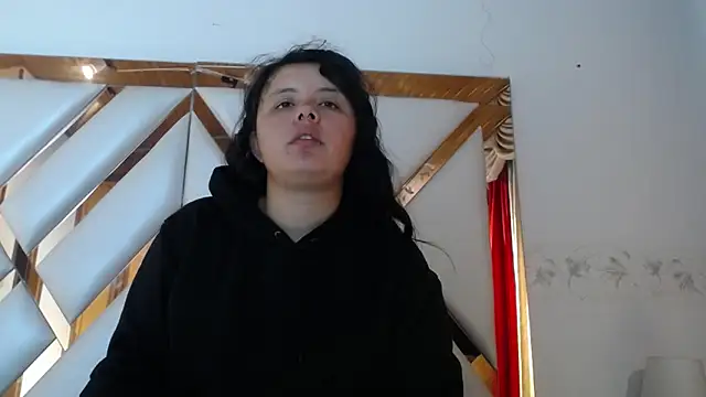 Snapshot of nathaly_low1 chatting on 10, 4, 2026 nathaly low1 online show from 10, 4, 2026