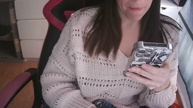 Snapshot of LunaGuerraxx chatting on 13, 3, 2026 LunaGuerraxx online show from 13, 3, 2026