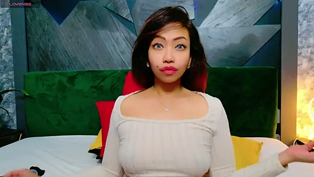 Snapshot of ElyaQuinn chatting on 14, 1, 2025 ElyaQuinn online show from 14, 1, 2025