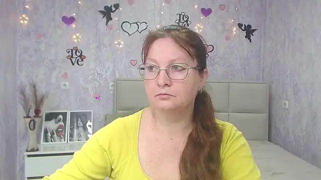 VanessaHotts online show from 7, 3, 2025