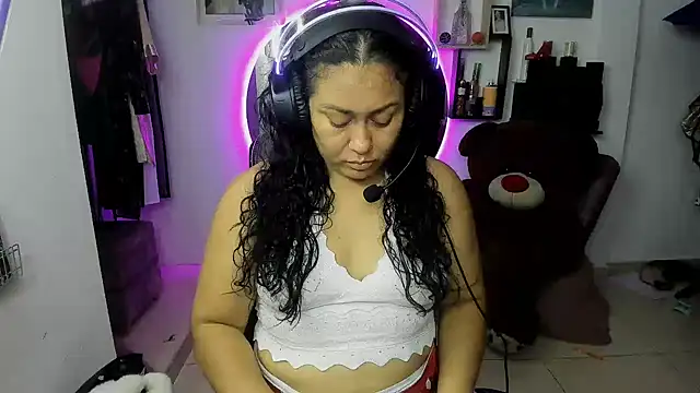 AliceFox Milf online show from 21, 3, 2026