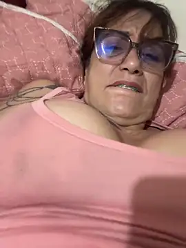 lonely shewolf online show from 25, 10, 2025