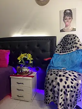 lonely shewolf online show from 15, 12, 2025