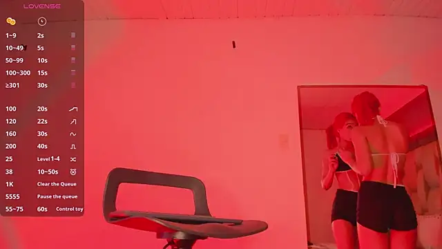 Emmily Savage online show from 14, 1, 2025