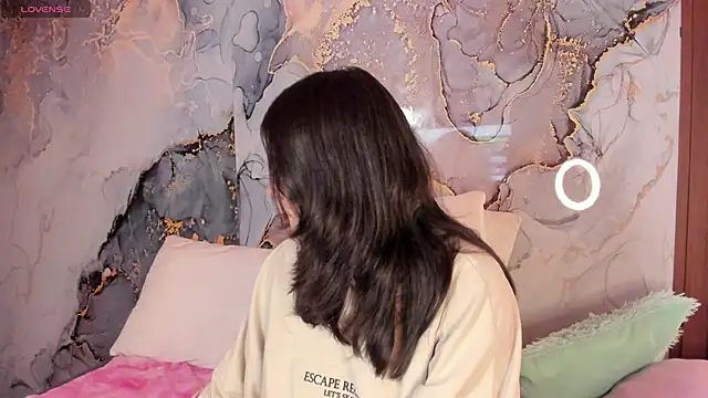 Mey moon online show from 4, 3, 2026