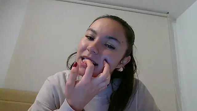  andygirl online show from 17, 4, 2026