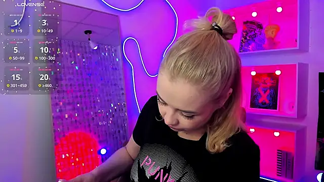 StephanieSweety online show from 22, 3, 2026