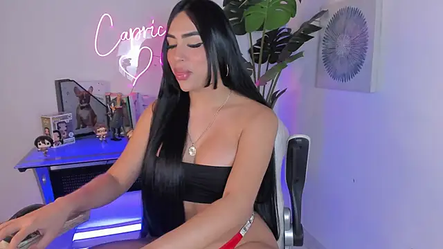 Korina Saenz01 online show from 12, 11, 2025