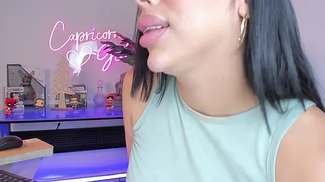 Korina Saenz01 online show from 5, 12, 2025