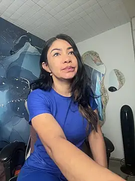 Snapshot of luzcastillo07 chatting on 25, 5, 2026 luzcastillo07 online show from 25, 5, 2026