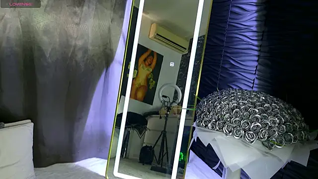 moniqque online show from 20, 3, 2025