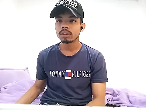 Snapshot of danidiazto2023 chatting on 4, 3, 2025 danidiazto2023 online show from 4, 3, 2025