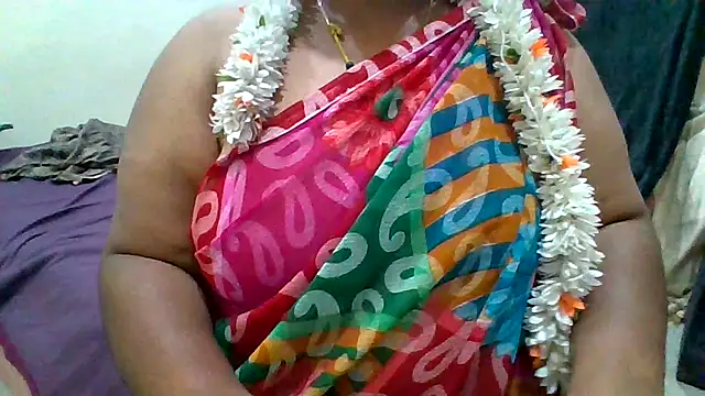 Snapshot of archanatelugu9 chatting on 25, 1, 2025 archanatelugu9 online show from 25, 1, 2025