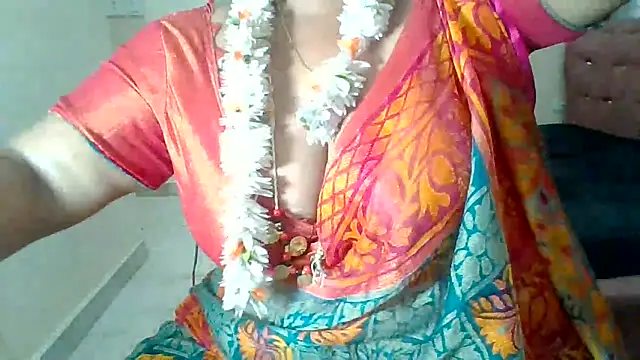 Snapshot of archanatelugu9 chatting on 23, 9, 2025 archanatelugu9 online show from 23, 9, 2025