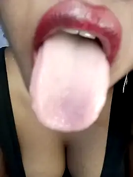 Hotlisa online show from 7, 1, 2025