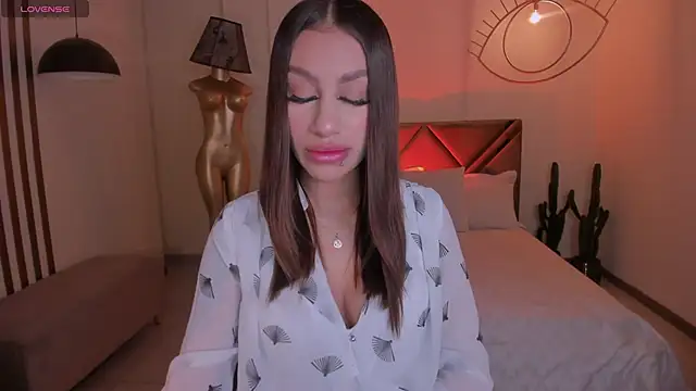 Snapshot of DannaCruz chatting on 16, 12, 2024 DannaCruz online show from 16, 12, 2024