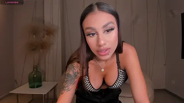 Snapshot of DannaCruz chatting on 25, 1, 2025 DannaCruz online show from 25, 1, 2025