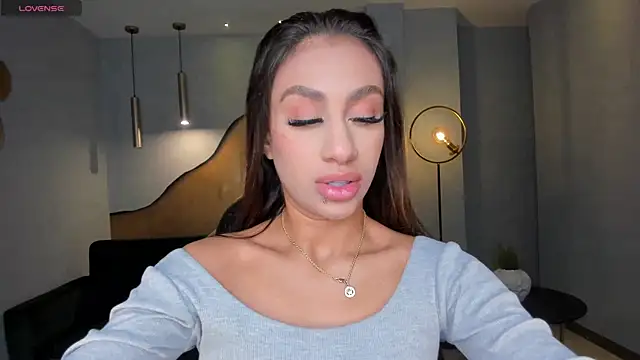 Snapshot of DannaCruz chatting on 8, 2, 2025 DannaCruz online show from 8, 2, 2025