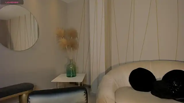 Snapshot of DannaCruz chatting on 14, 2, 2025 DannaCruz online show from 14, 2, 2025