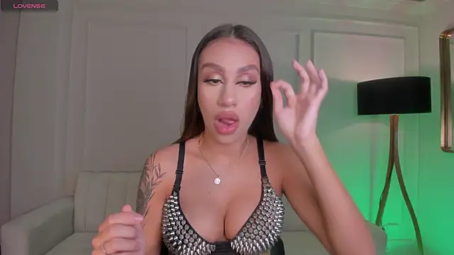 Snapshot of DannaCruz chatting on 3, 3, 2025 DannaCruz online show from 3, 3, 2025