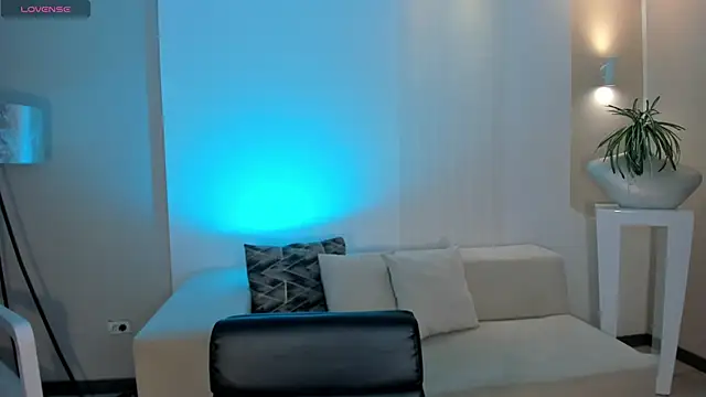 Snapshot of DannaCruz chatting on 8, 3, 2025 DannaCruz online show from 8, 3, 2025