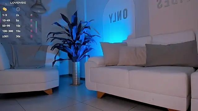 Snapshot of DannaCruz chatting on 11, 3, 2025 DannaCruz online show from 11, 3, 2025