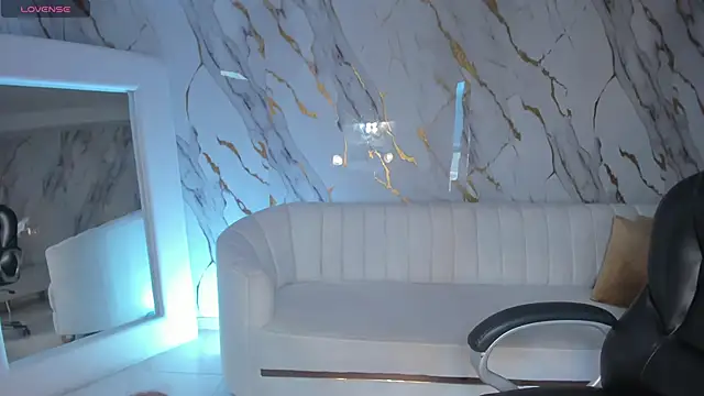 Snapshot of DannaCruz chatting on 7, 10, 2025 DannaCruz online show from 7, 10, 2025