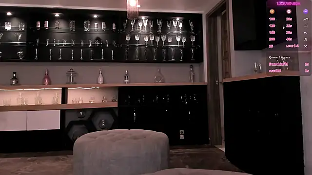 SophiePalmer online show from 10, 2, 2025