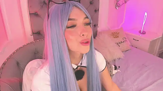 Victoria Watsson online show from 3, 2, 2025