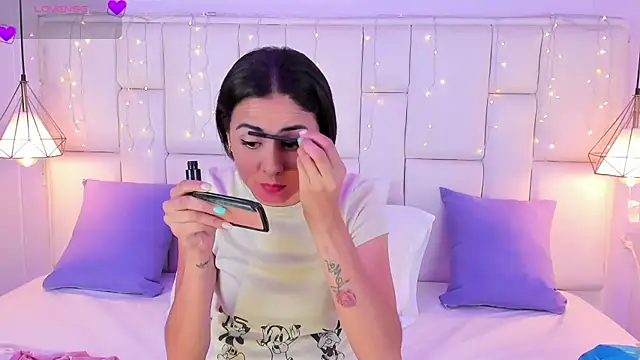 SarahSophia  online show from 15, 1, 2025