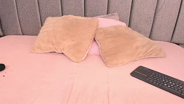 Snapshot of samantha_stan chatting on 18, 11, 2025 samantha stan online show from 18, 11, 2025